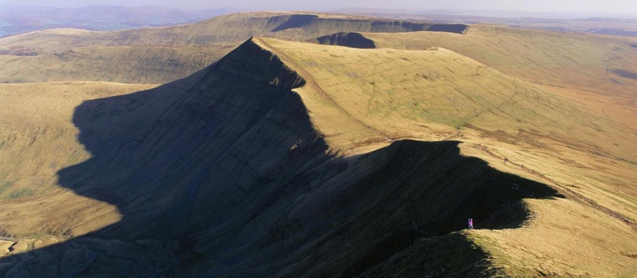 Entire Venue With Accommodation Sleeps Up To 19 - Waterfall Country Escape Wales Coelbren エクステリア 写真