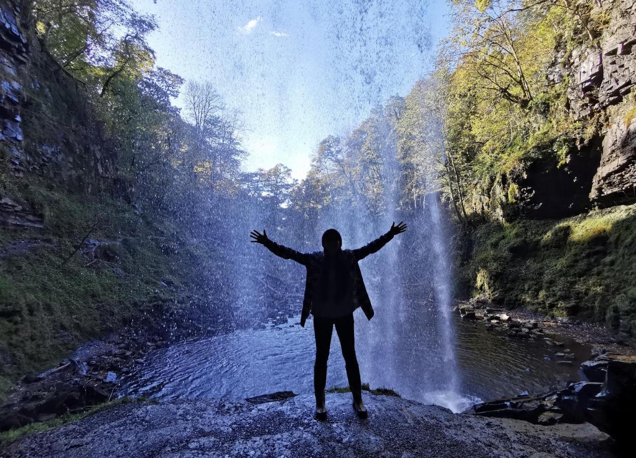 Entire Venue With Accommodation Sleeps Up To 19 - Waterfall Country Escape Wales Coelbren エクステリア 写真