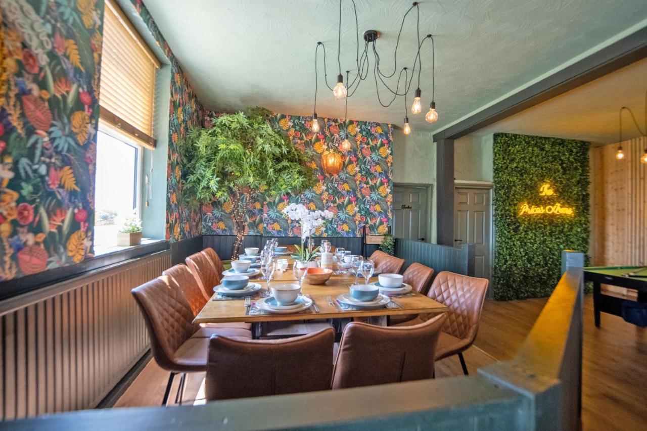 Entire Venue With Accommodation Sleeps Up To 19 - Waterfall Country Escape Wales Coelbren エクステリア 写真