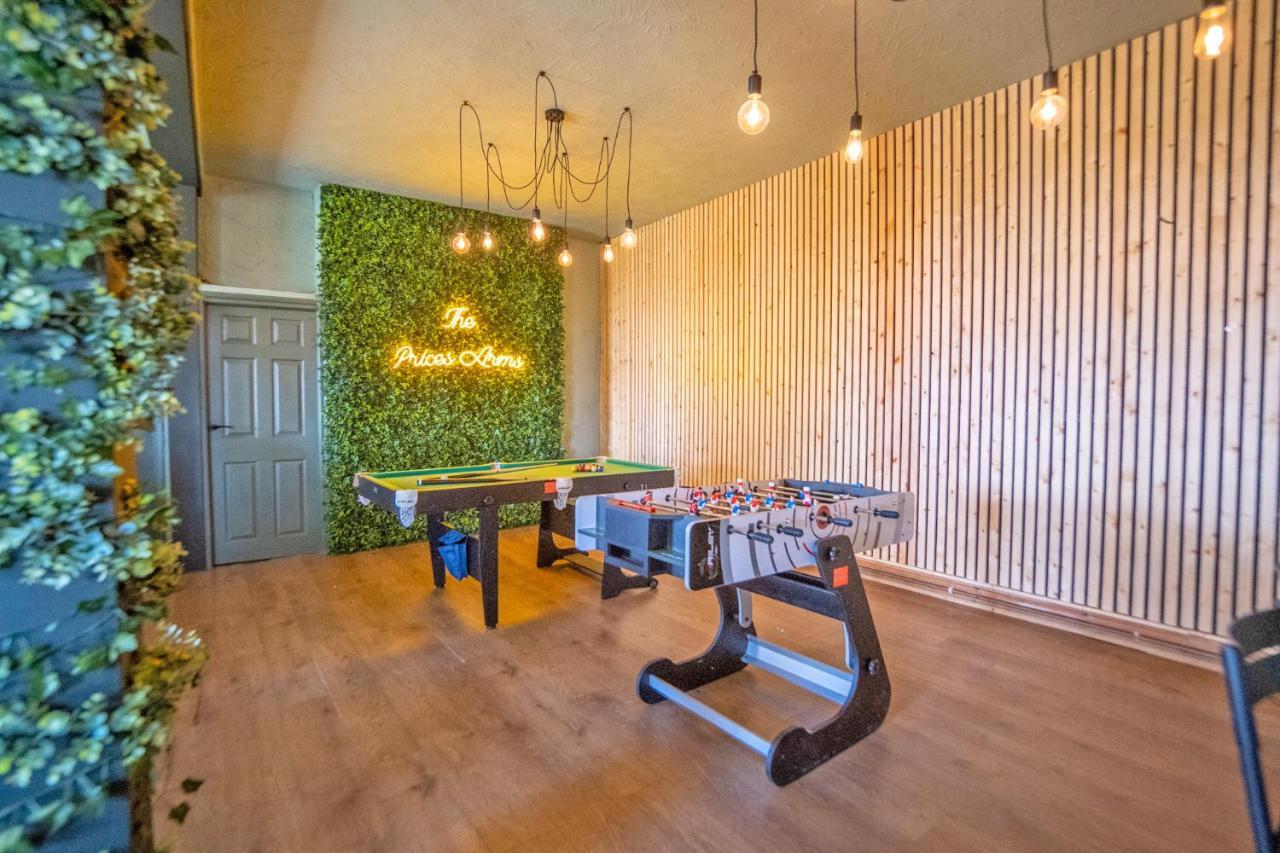 Entire Venue With Accommodation Sleeps Up To 19 - Waterfall Country Escape Wales Coelbren エクステリア 写真