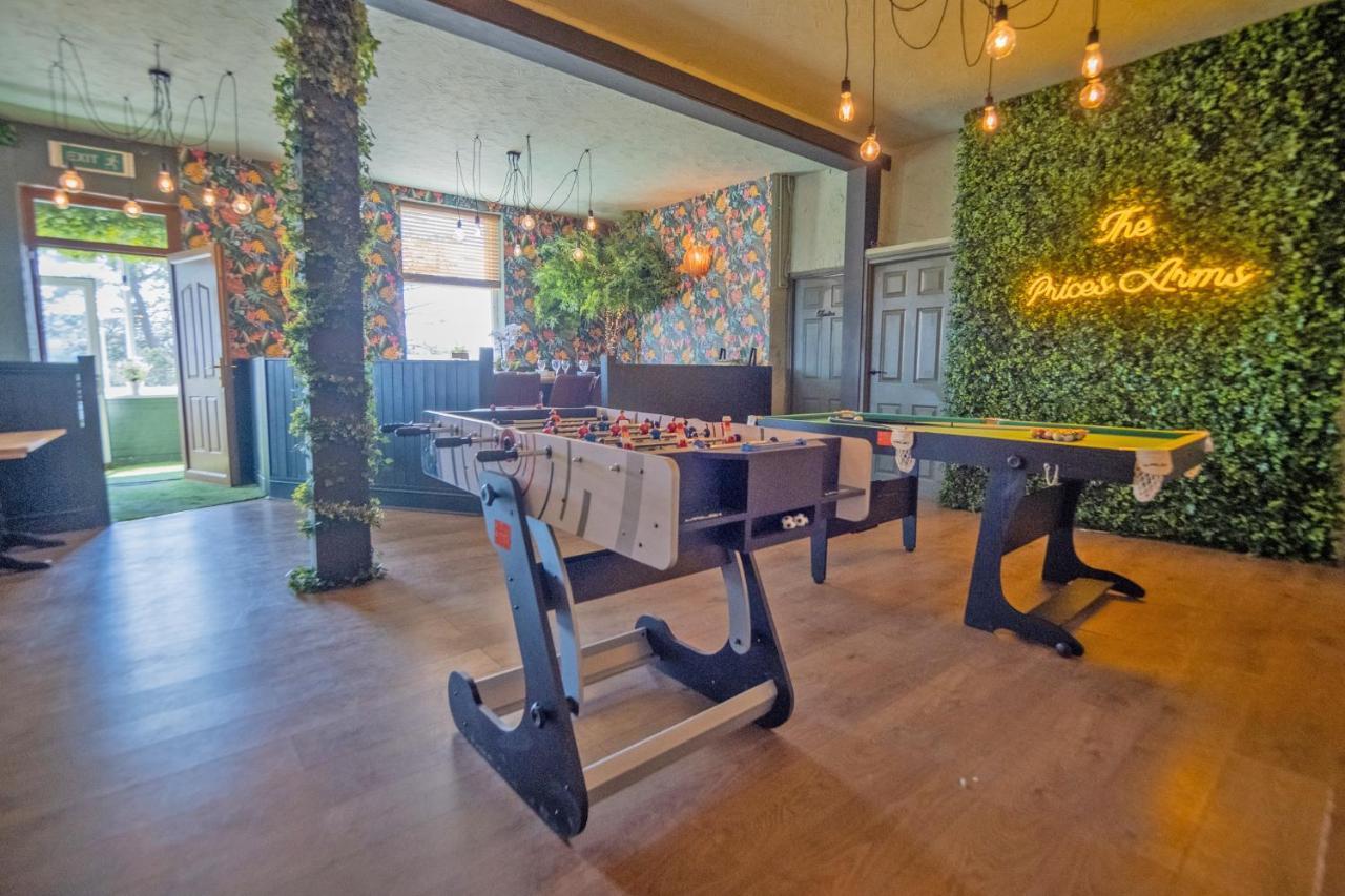 Entire Venue With Accommodation Sleeps Up To 19 - Waterfall Country Escape Wales Coelbren エクステリア 写真