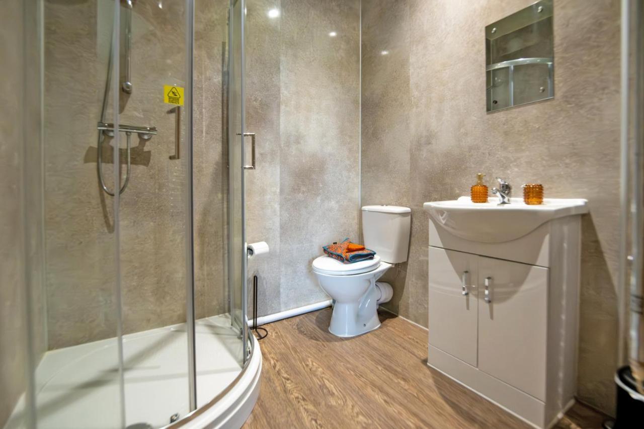 Entire Venue With Accommodation Sleeps Up To 19 - Waterfall Country Escape Wales Coelbren エクステリア 写真