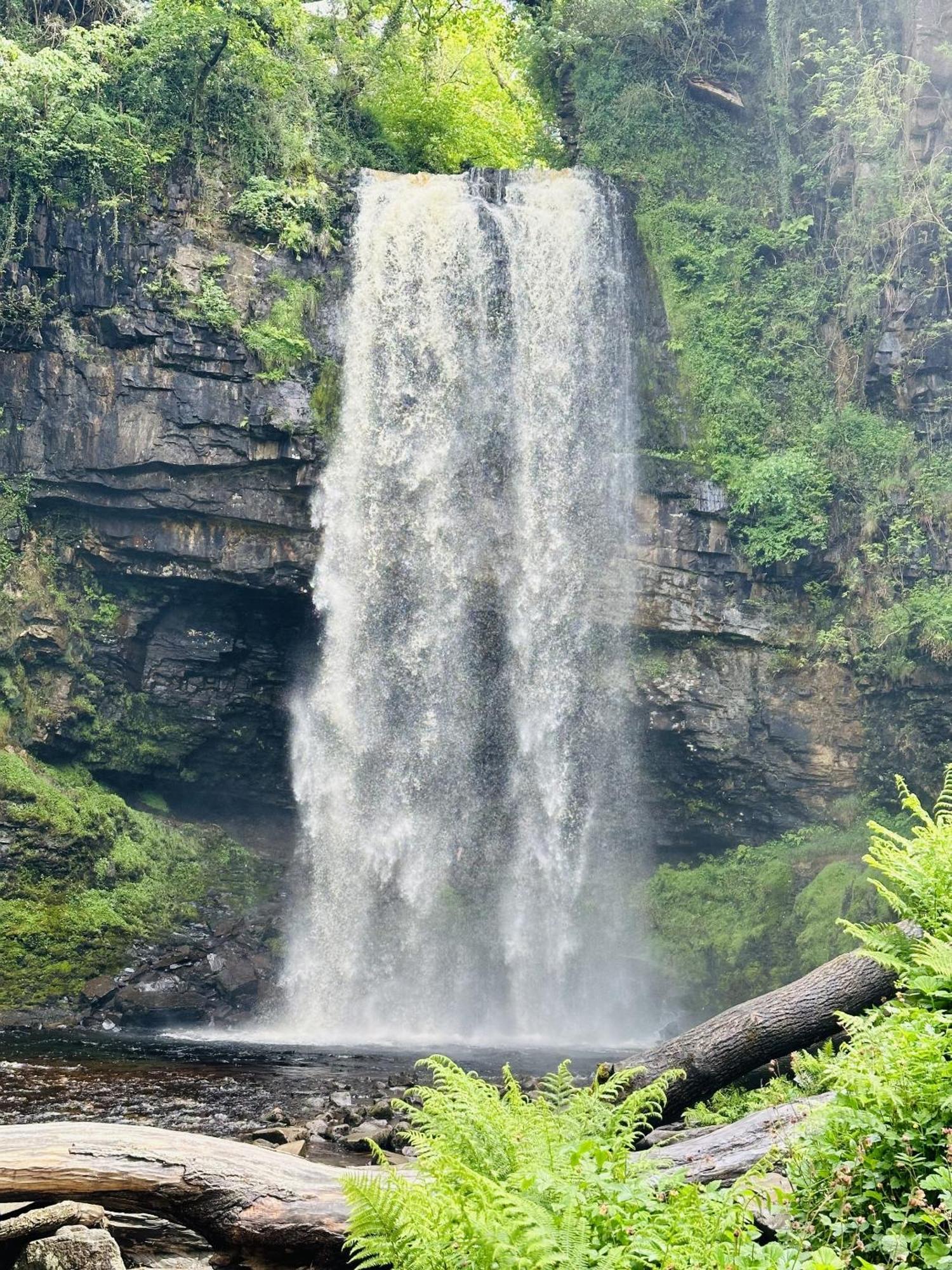 Entire Venue With Accommodation Sleeps Up To 19 - Waterfall Country Escape Wales Coelbren エクステリア 写真